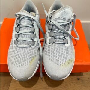 Nike Light Gray Running Shoes